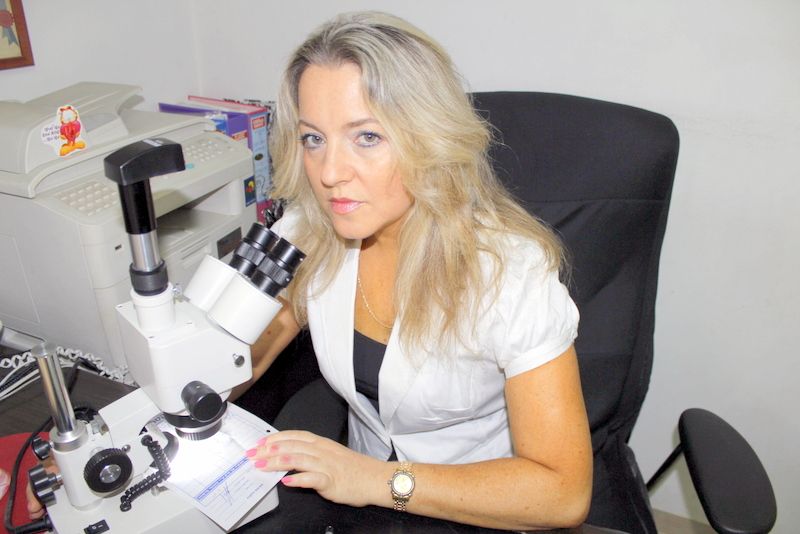 פטיש של בית משפט ויד כותבת